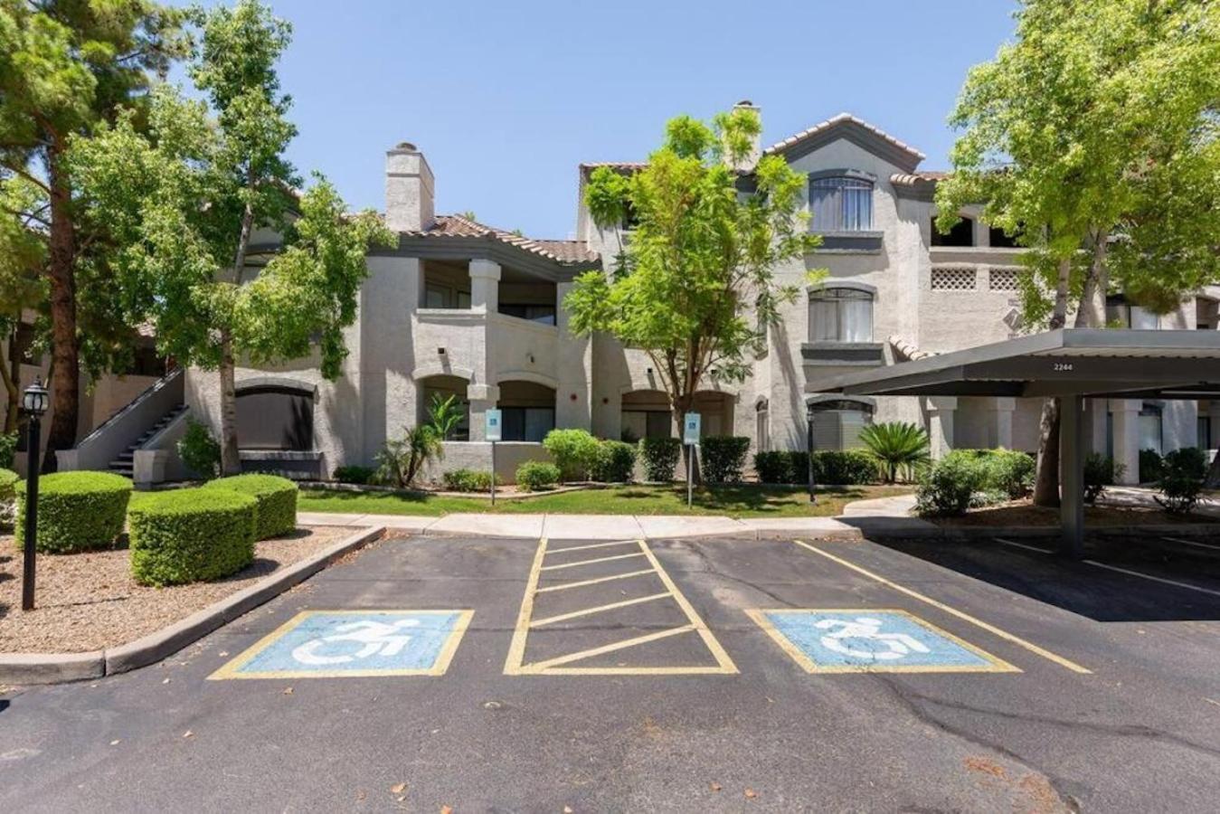 Luxe Scottsdale Condo - Ground Floor Unit! Exterior photo